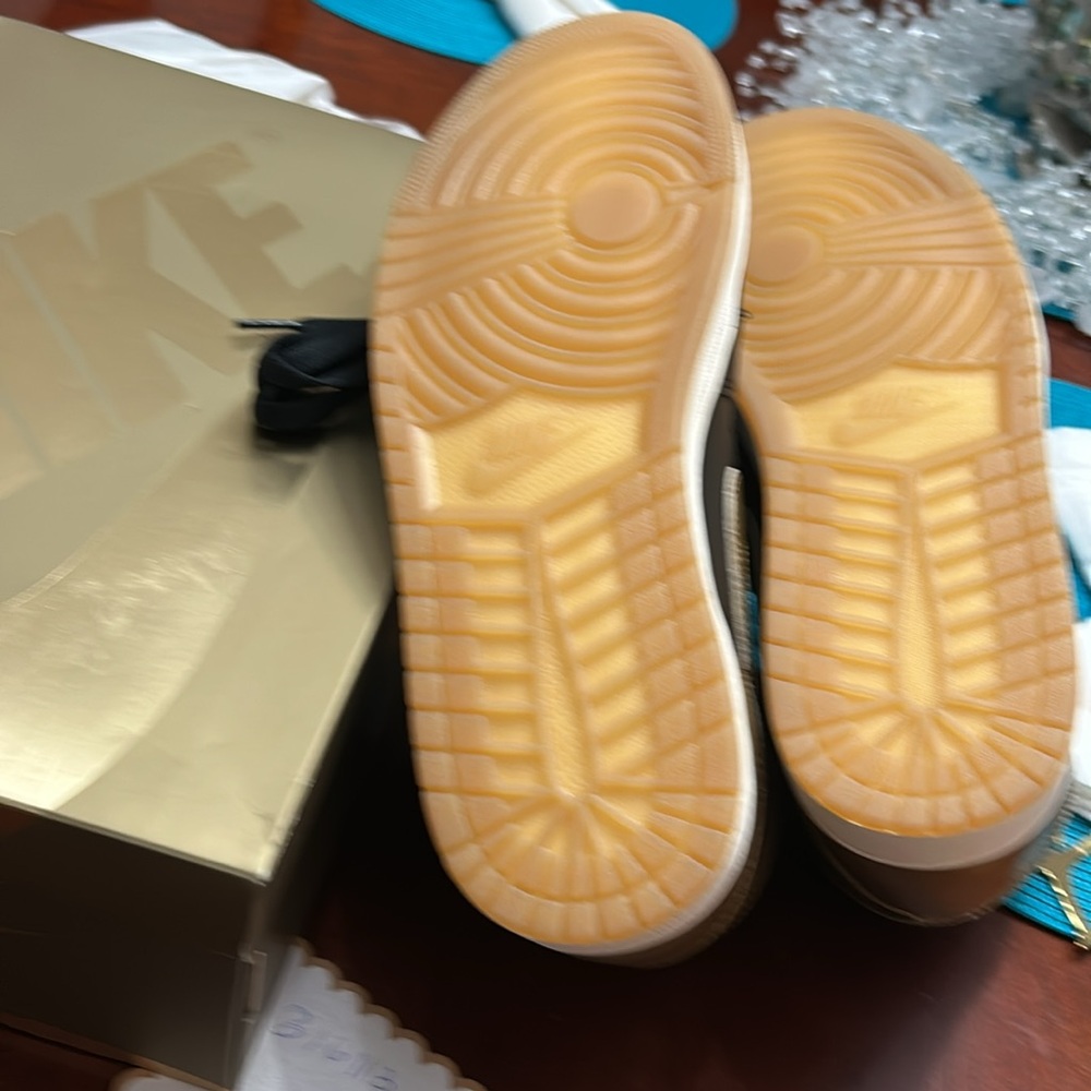 Nike Air Jordon 1 Retro Black and Gold High-Top Sneakers - Picture 3 of 4